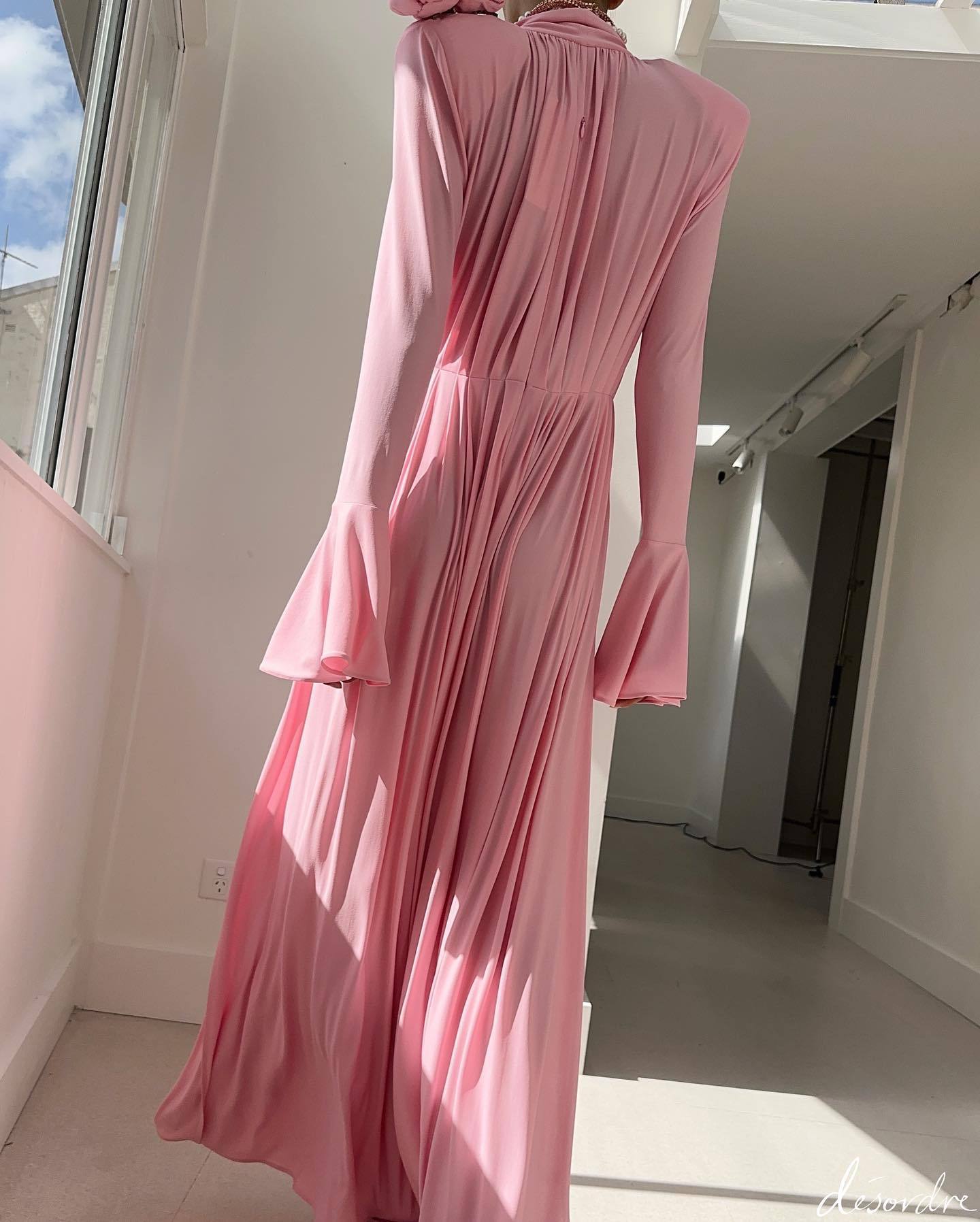 Loverson™ Rosé Bloom Uzun Kollu Drapeli Maxi Elbise – Pudra Pembe