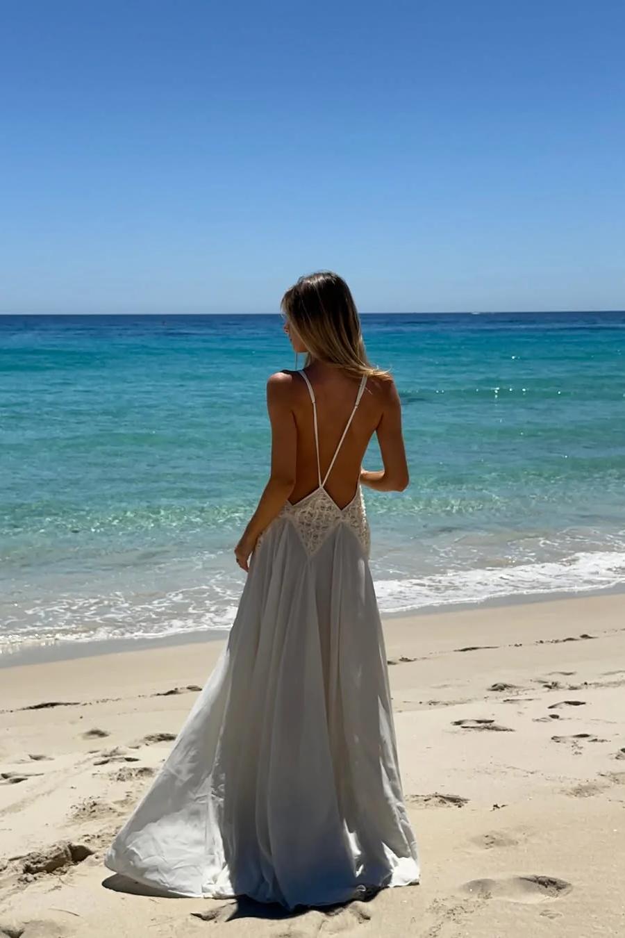 Loverson™ Derin V Yaka Uzun Elbise